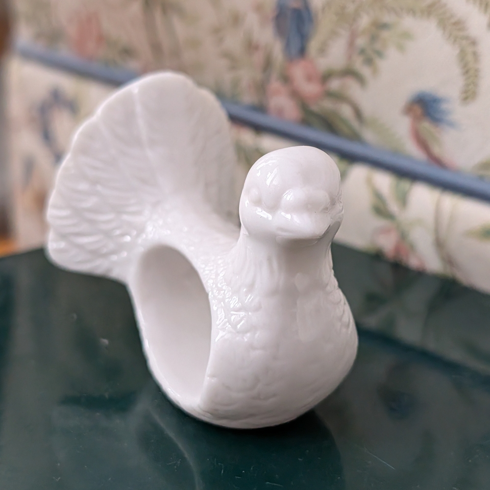 Abbott Chicken Napkin Rings - Picture 4 of 12